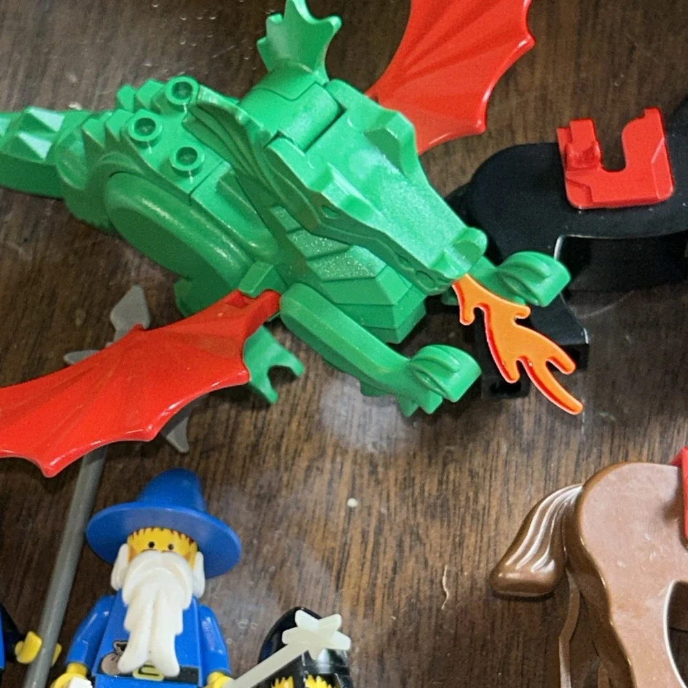 Vintage Lego Castle Minifigure Lot With Dragon Merlin & Horses‎